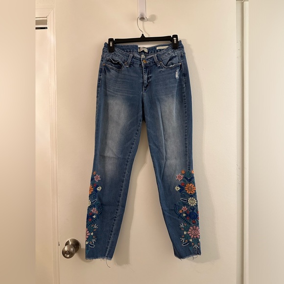 True Craft Denim - True Craft Boho Skinny Ankle Medium Wash Distressed Jeans